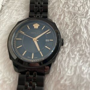 Versace watch / sold